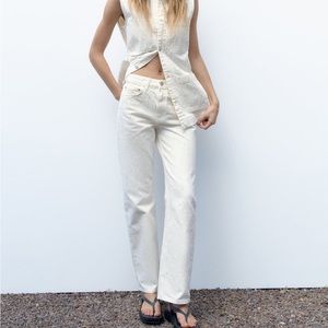 Zara Jeans. Never worn. White. Size 28.